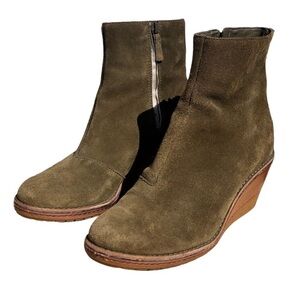 COLE HANN WATERPROOF GREEN SUED BOOTIE WITH SIDE ZIPPER SZ 7
